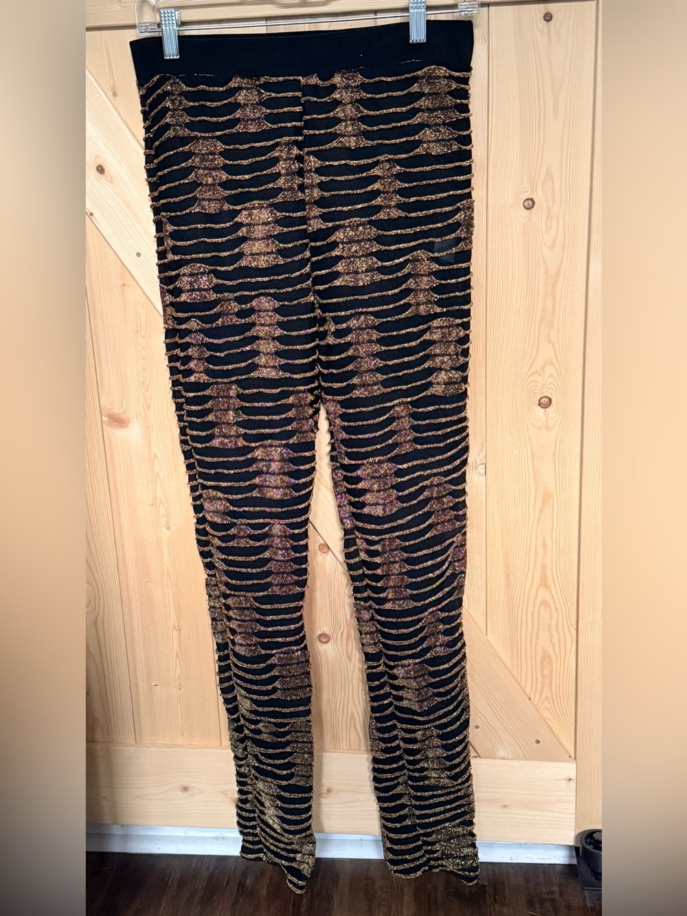 WinWin Black & Gold Patterned Set - Picture 3 of 6